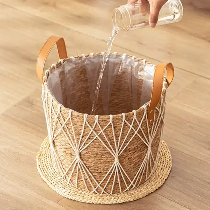 Cache pot rotin 3