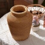 vase rotin tressé